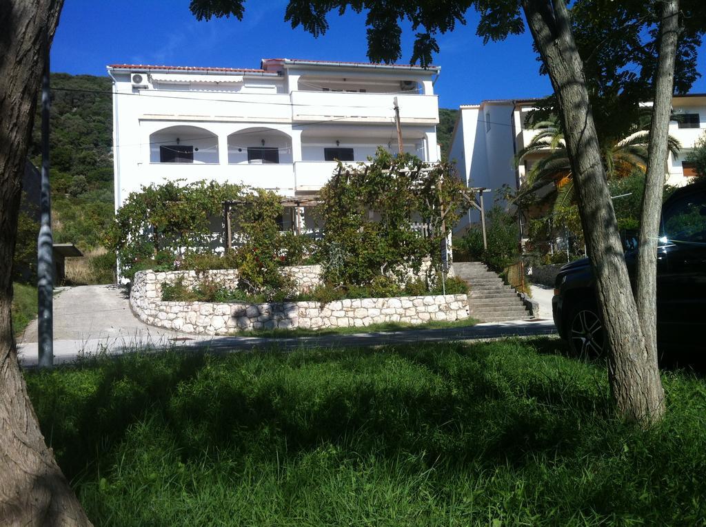Pljesa Apartments Supetarska Draga Εξωτερικό φωτογραφία