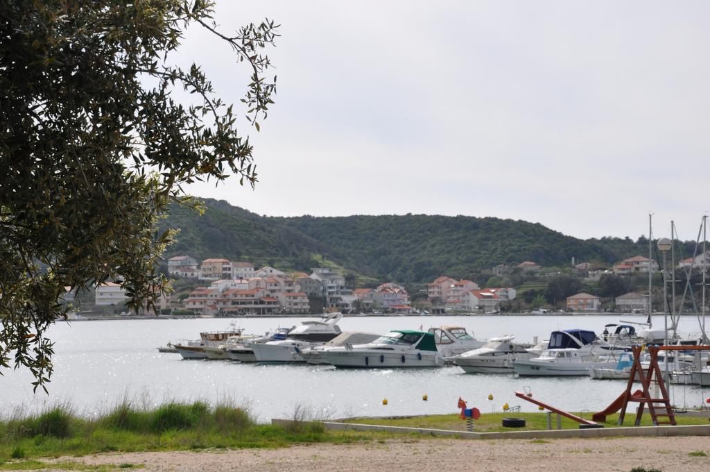 Pljesa Apartments Supetarska Draga Εξωτερικό φωτογραφία