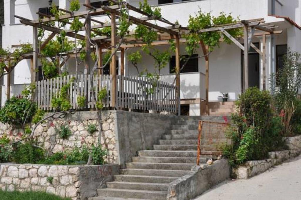 Pljesa Apartments Supetarska Draga Εξωτερικό φωτογραφία